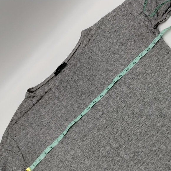 Zara W&B blouse top gray square Texture 3/4 sleeve size medium - Picture 9 of 10